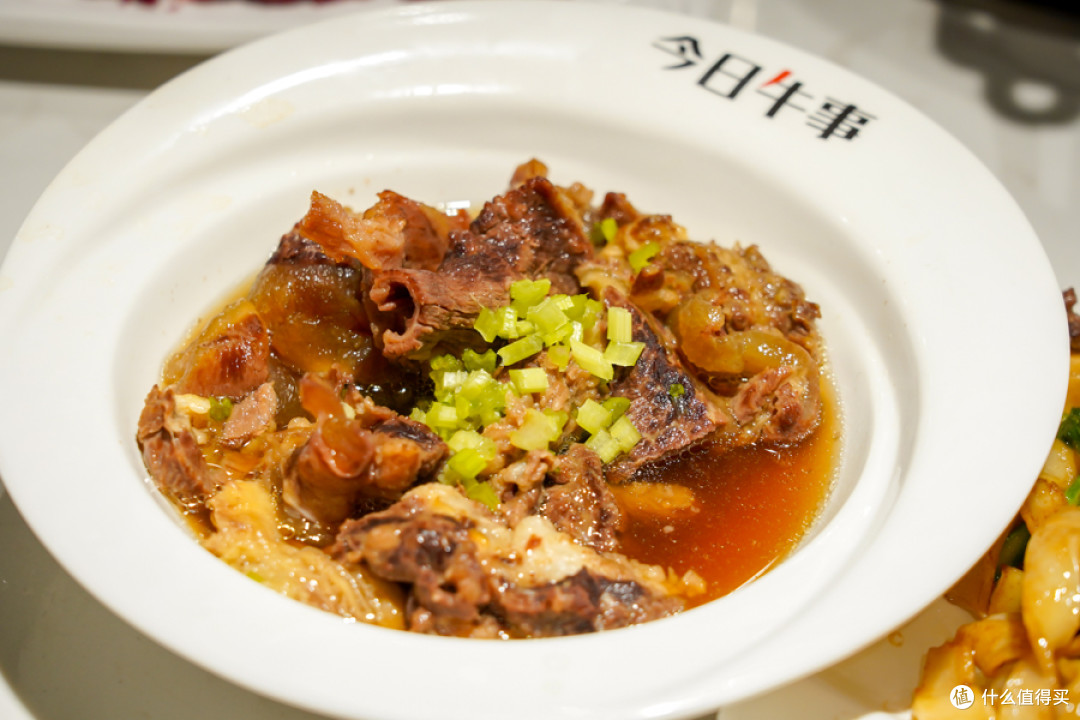在上海越活越好的潮汕牛肉火锅店，到底牛在哪儿？