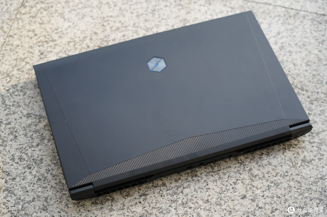 爆款游戏本升级八核 大屏机械革命x3-s使用体验