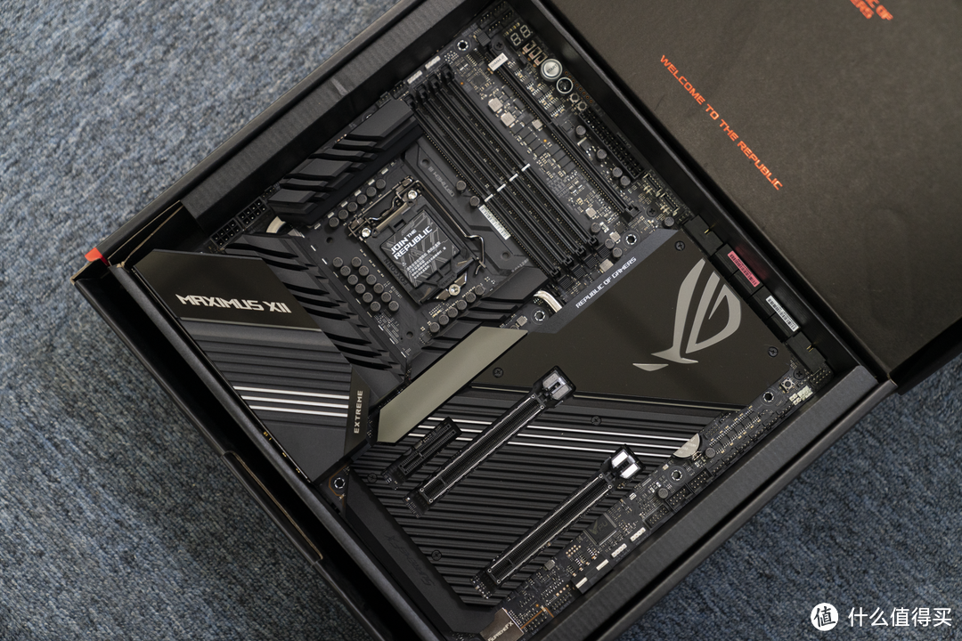 信仰、败家再次升级！玩家国度 ROG MAXIMUS XII EXTREME 拆解评测