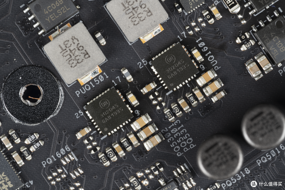 信仰、败家再次升级!玩家国度 ROG MAXIMUS XII EXTREME 拆解评测