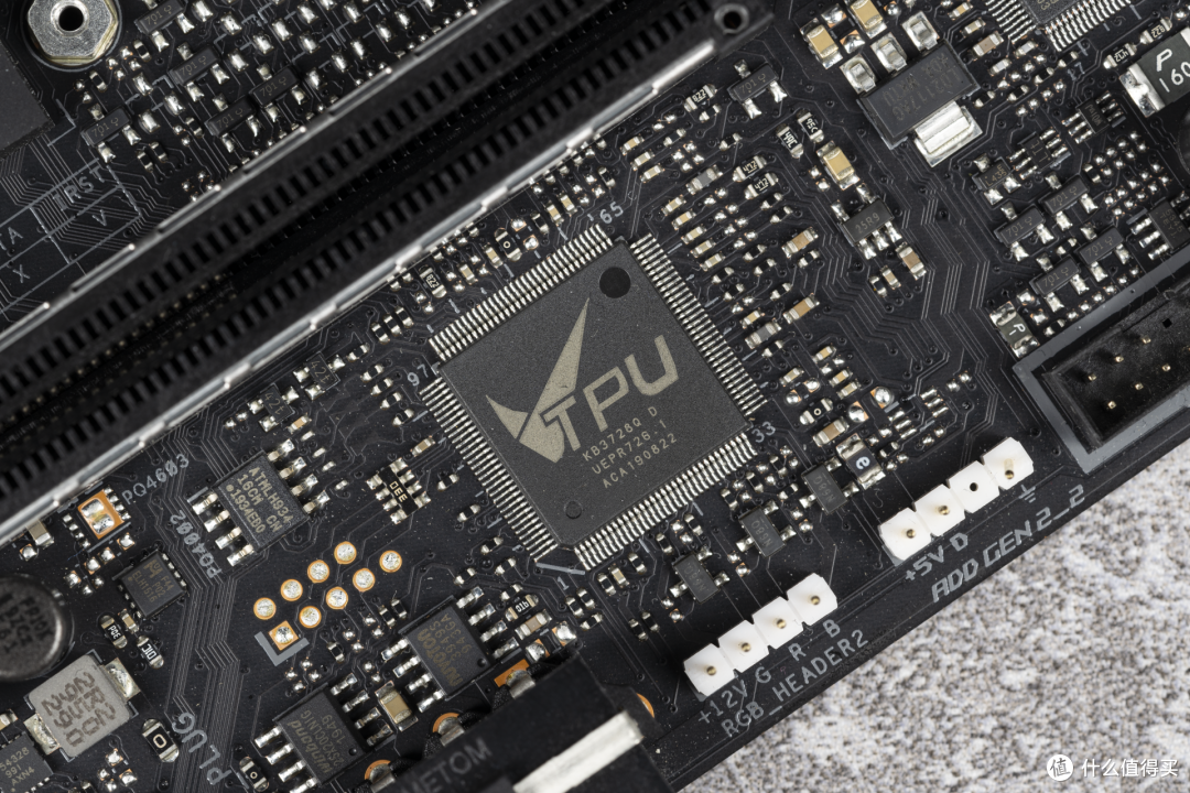 信仰、败家再次升级!玩家国度 ROG MAXIMUS XII EXTREME 拆解评测