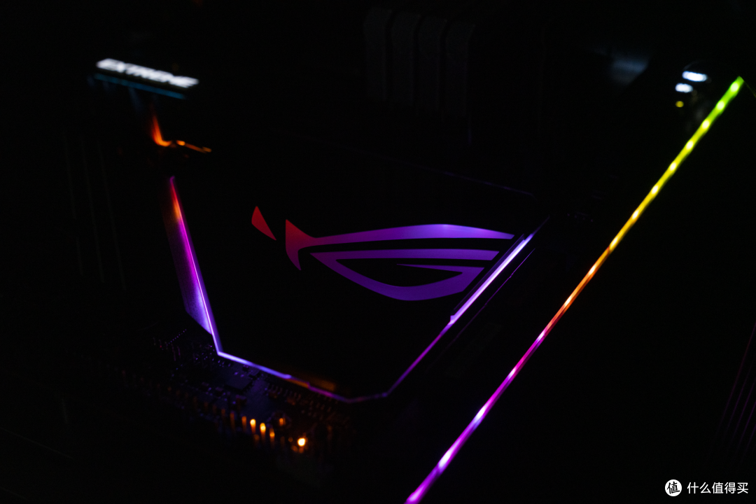 信仰、败家再次升级!玩家国度 ROG MAXIMUS XII EXTREME 拆解评测