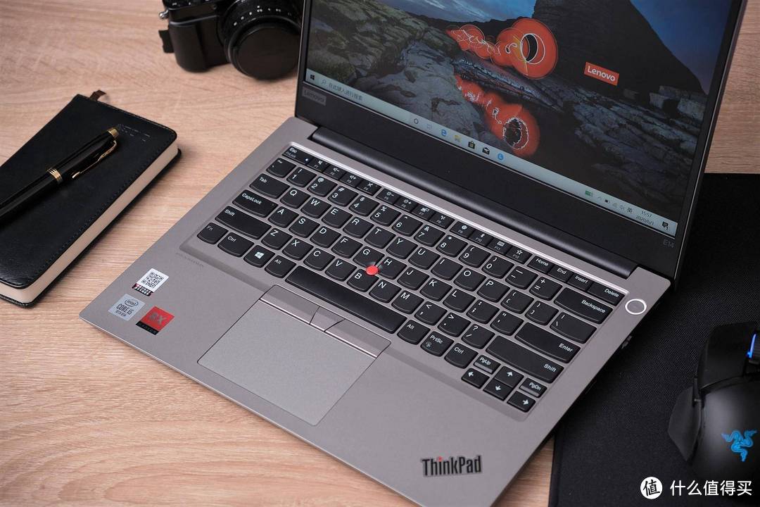 时尚商务新选择：ThinkPad 翼14 Slim（22CD）