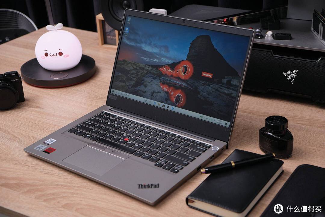 时尚商务新选择：ThinkPad 翼14 Slim（22CD）