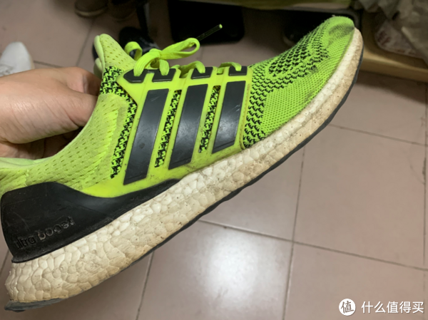 “战损成色”UltraBoost，当时堪称是爆炸的脚感，真是软啊