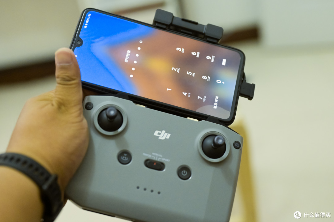 更爽的飞行 大疆MAVIC AIR2 开箱