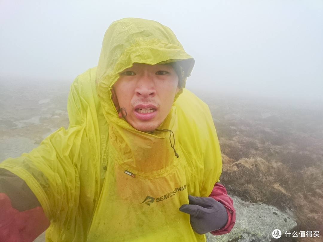 早些年穿三合一的雨衣在秦岭被浇到怀疑人生