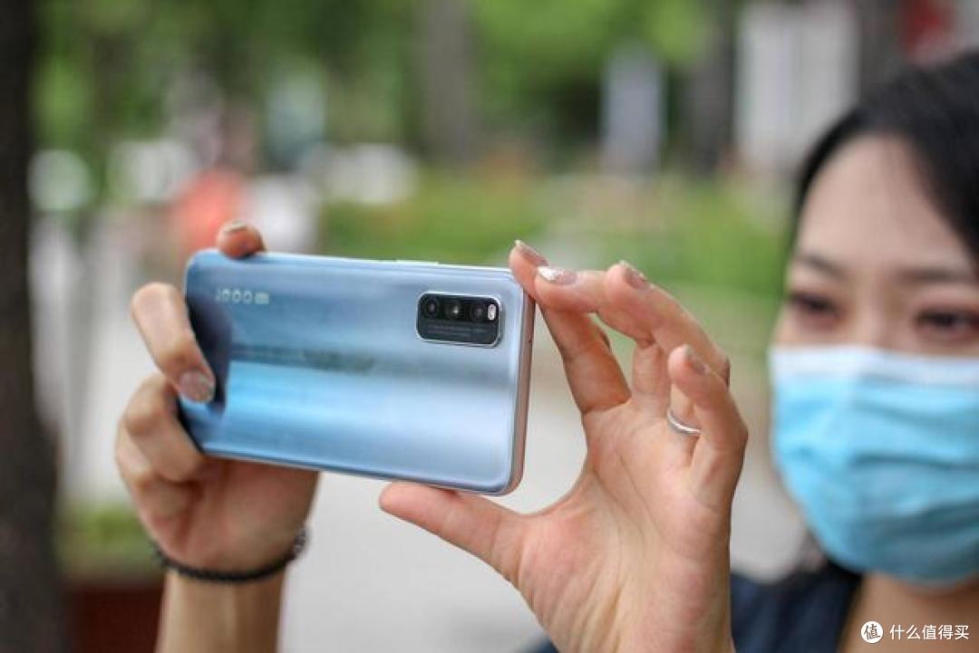 越级的性能表现背后,iQOO Z1能否称为完美