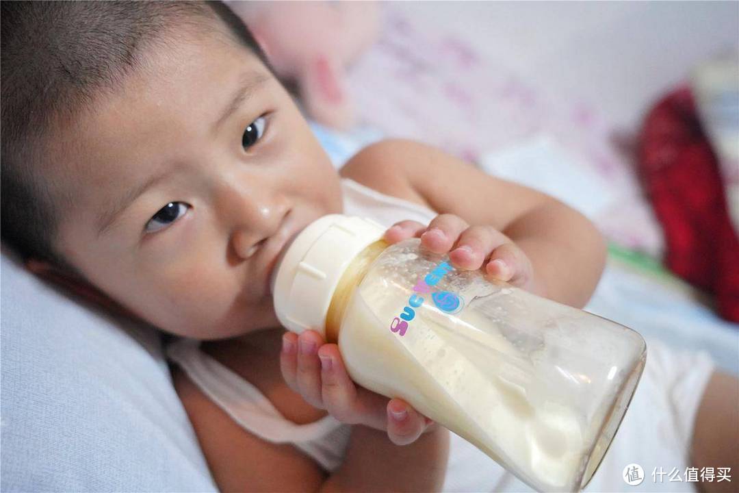 解决新生儿胀气小秘籍，选择舒婴奶瓶会让你成为一个合格的家长！ 
