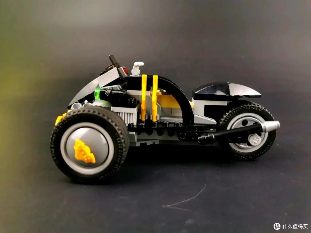 全站首测:乐高76110 蝙蝠侠大战利爪军团 评测