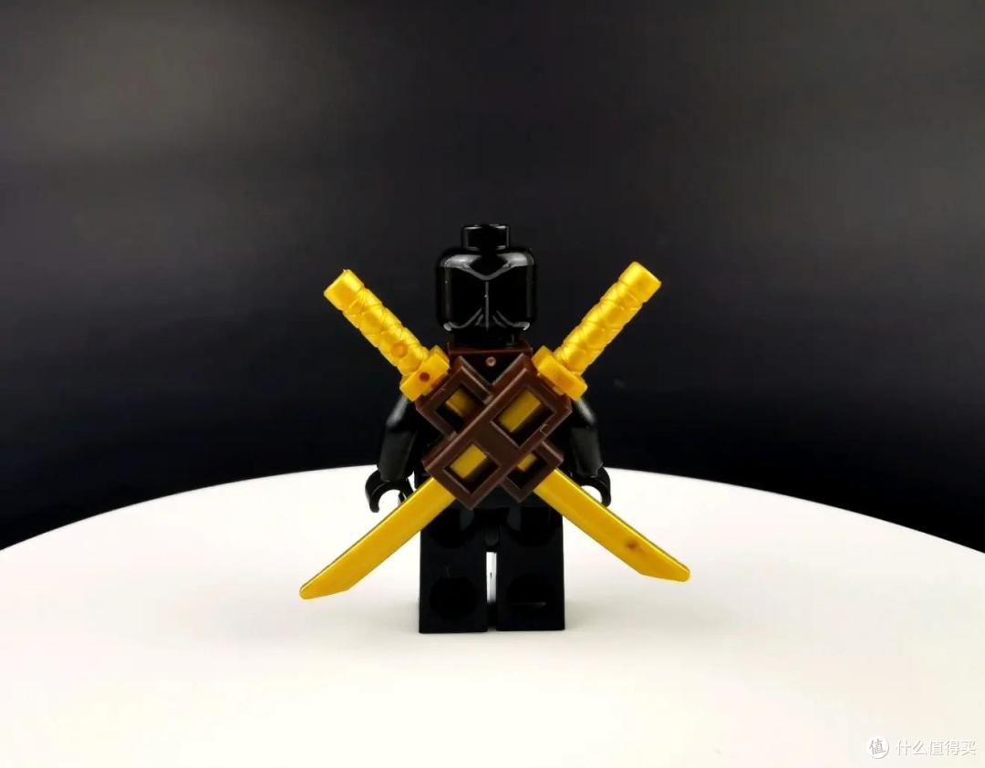 全站首测:乐高76110 蝙蝠侠大战利爪军团 评测