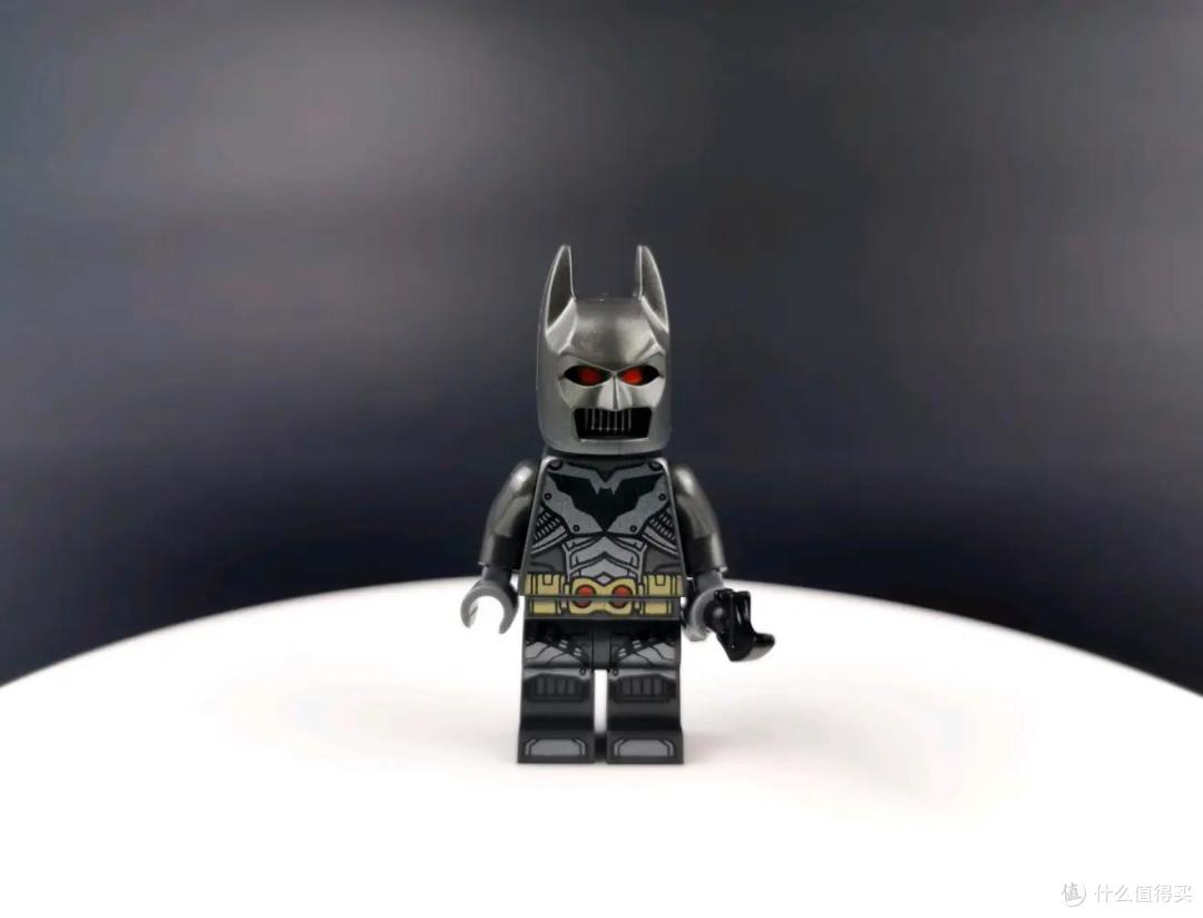全站首测:乐高76110 蝙蝠侠大战利爪军团 评测