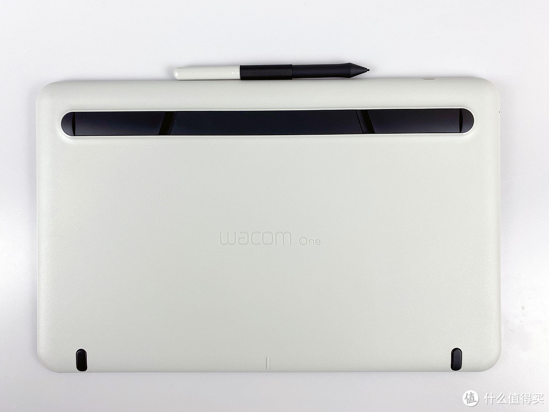 我用Wacom One手绘屏设计一套NBA海报，效果真的要比鼠标操作好爆了！