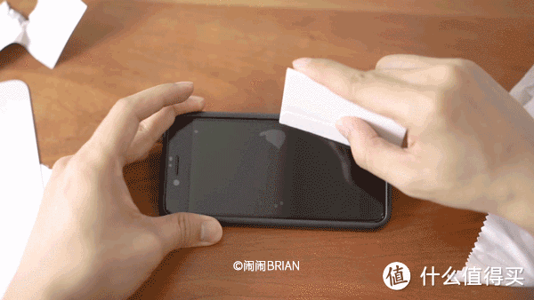 全员摆地摊,来给手机贴个膜吧~