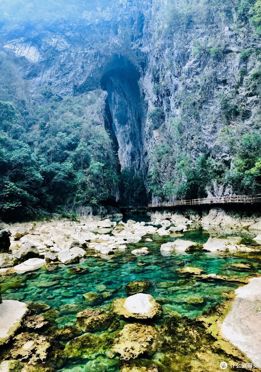 云窍旁通吞日月，烟萝倒拔挂虹霓 ——黔行于崇山峻岭间