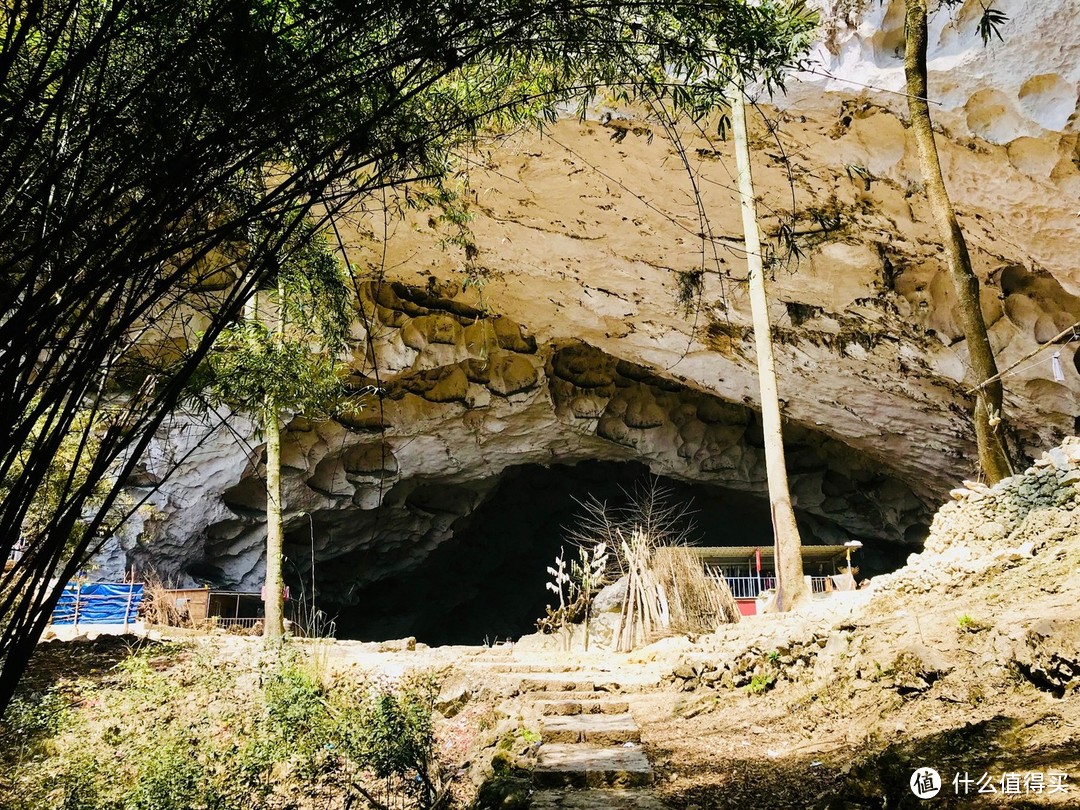 云窍旁通吞日月，烟萝倒拔挂虹霓 ——黔行于崇山峻岭间