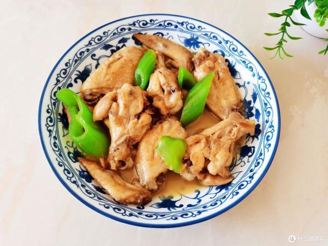 天一热就馋这菜,简单一焖,鲜香嫩滑,闻着味儿能干掉两大碗米饭