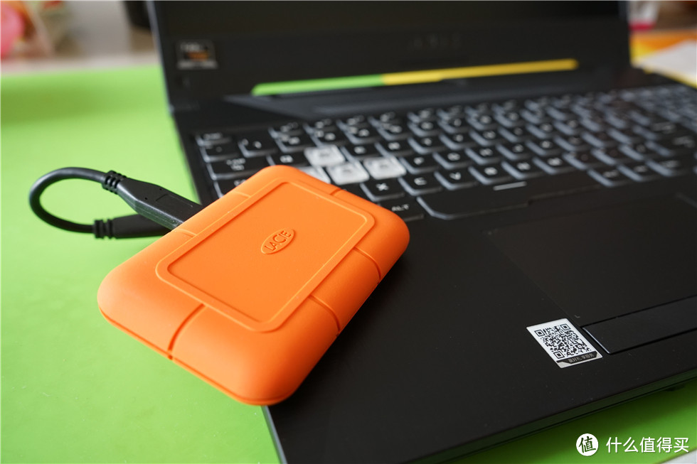 带三防的固态移动硬盘——LaCie Rugged SSD 1T入手简单测试