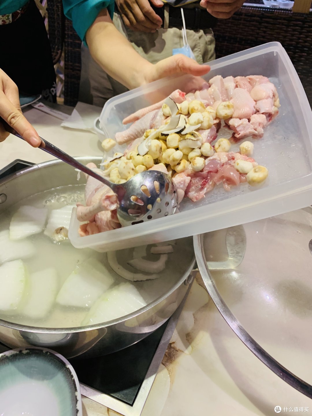 鲜甜香浓的椰子鸡,人均也就50吃到饱