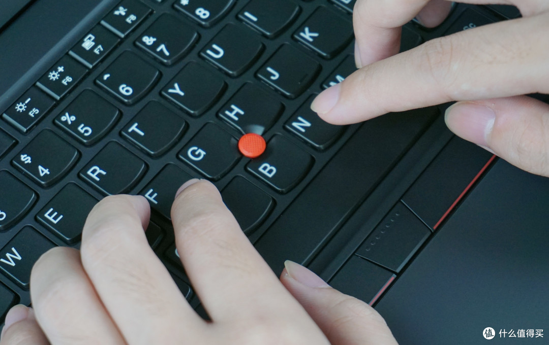 将商务范的经典进行到底,小黑新品ThinkPad X1 Carbon 2020体验