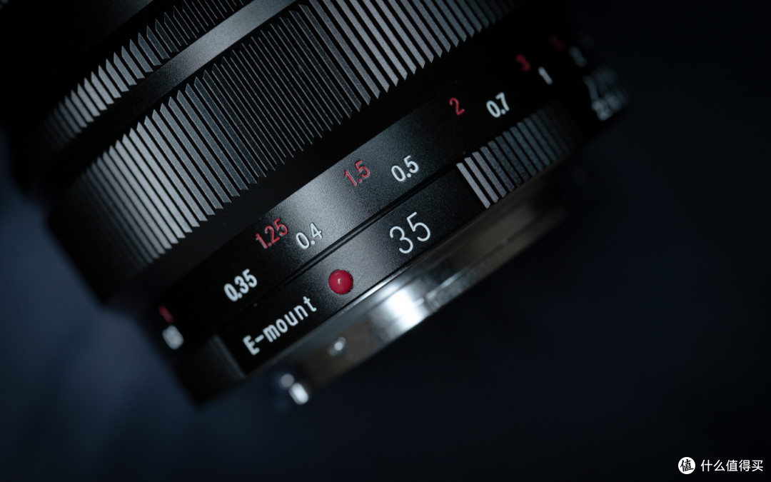 不到400克的精致：福伦达35mm F1.2 SONY E口镜头体验