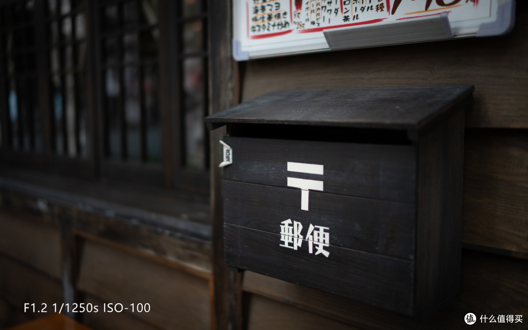 不到400克的精致：福伦达35mm F1.2 SONY E口镜头体验