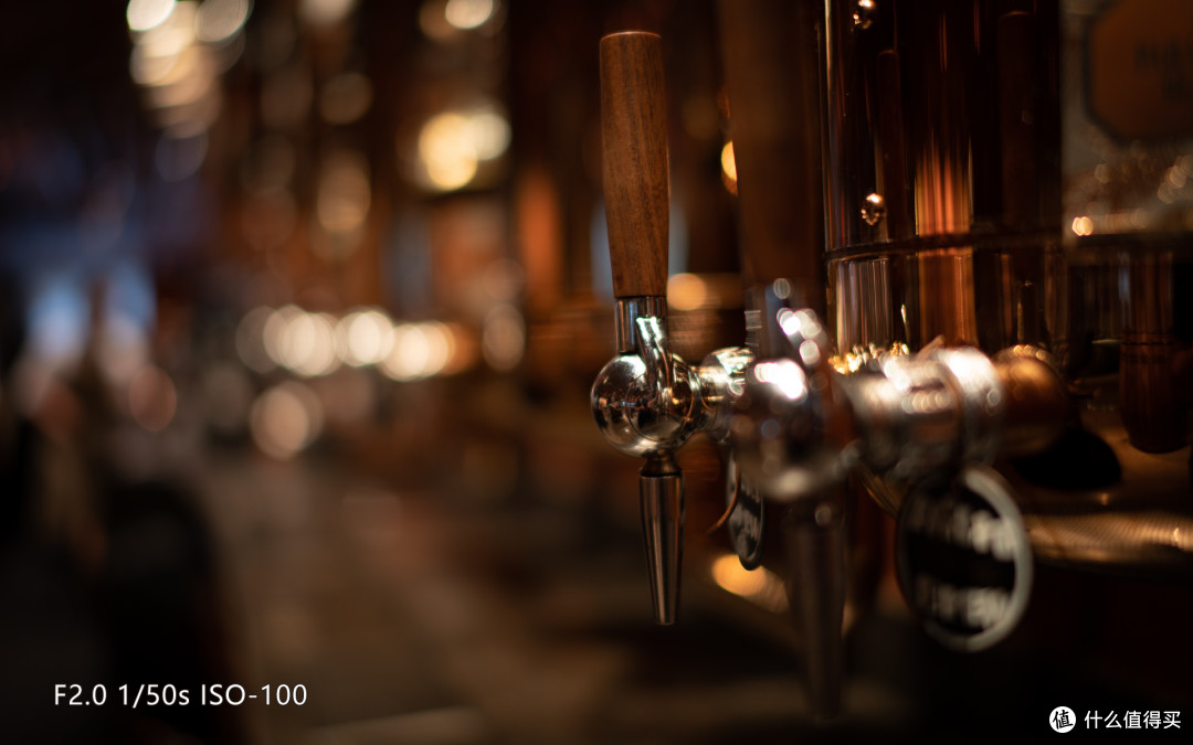 不到400克的精致：福伦达35mm F1.2 SONY E口镜头体验