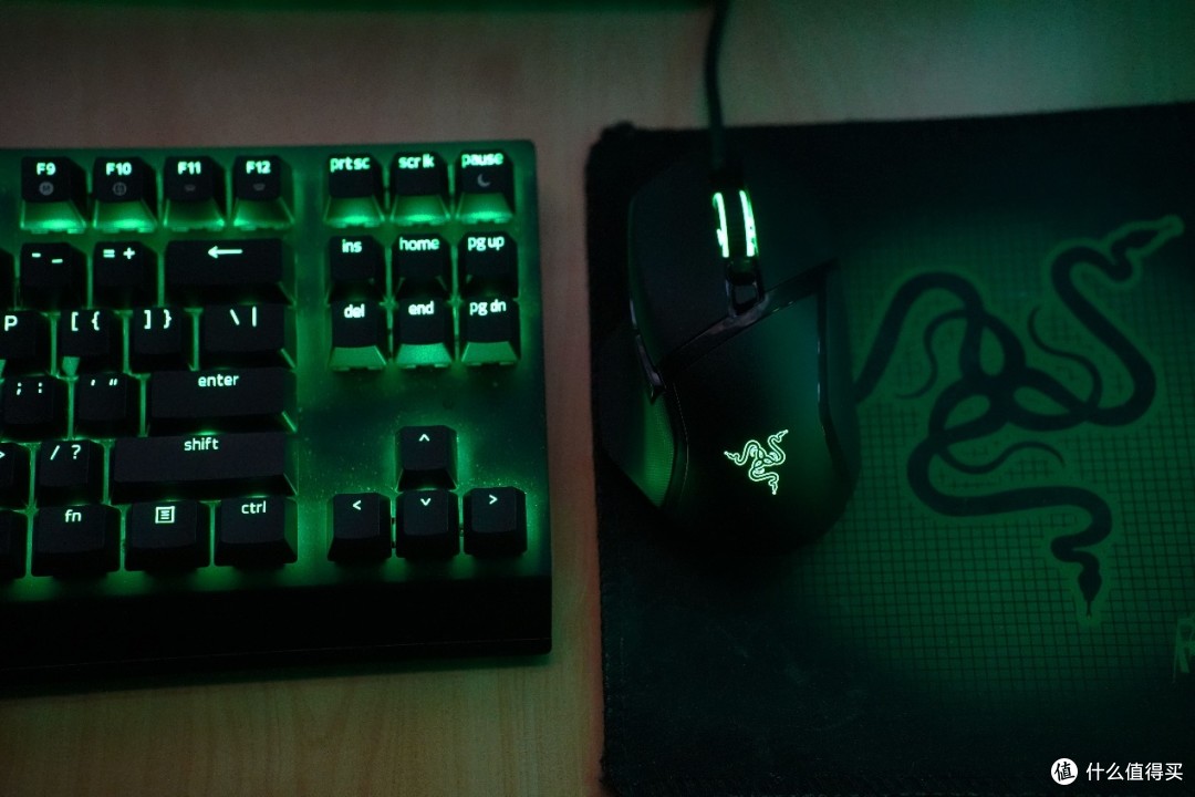 信仰的力量？双模、简约风设计的Razer Opus雷蛇寂星鲨头戴式主动降噪耳机