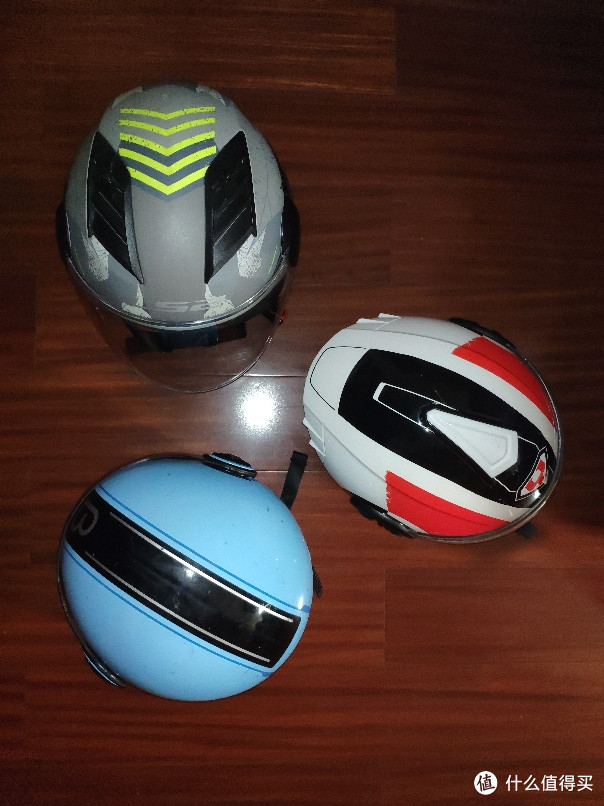 哪家头盔值得买？永恒、LS2、BEON三家对比测试