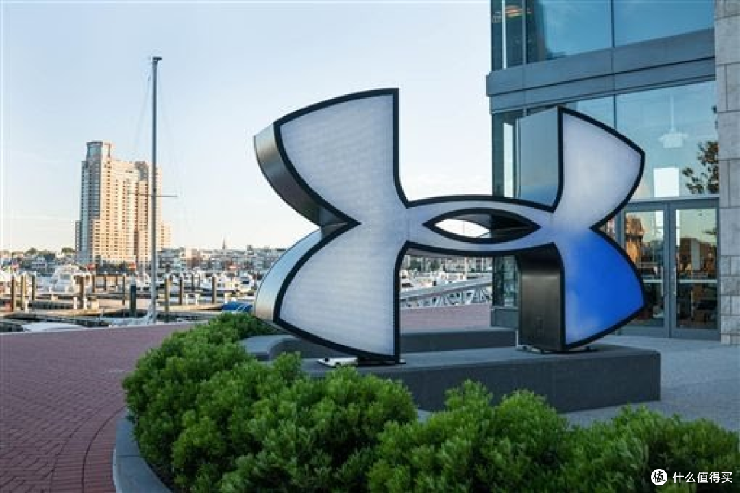 为什么健身教练都喜欢穿安德玛?介绍一下冉冉升起的运动新贵,市值世界第三的安德玛!