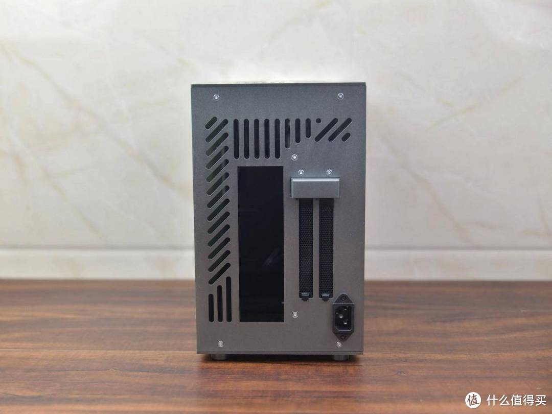 我的第二台小钢炮,雷匠R-i5 A4机箱装机体验