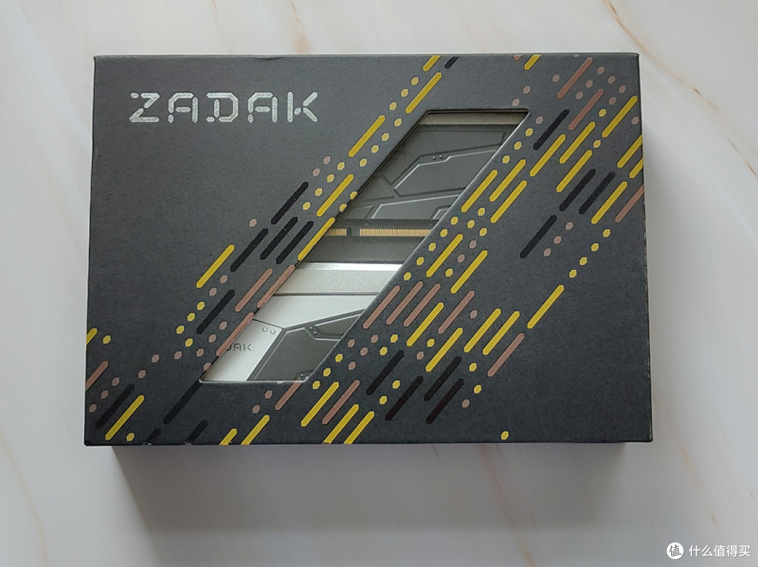 ZADAK 扎达克 DDR4 3600 16GB(8G×2)套装SHIELD RGB灯条开箱体验