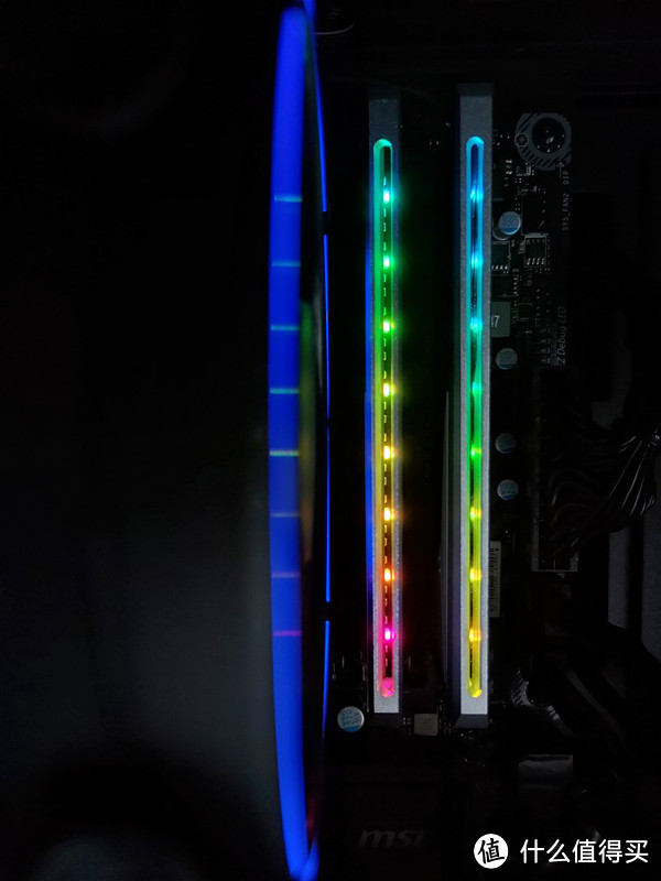 ZADAK 扎达克 DDR4 3600 16GB（8G×2）套装SHIELD RGB灯条开箱体验