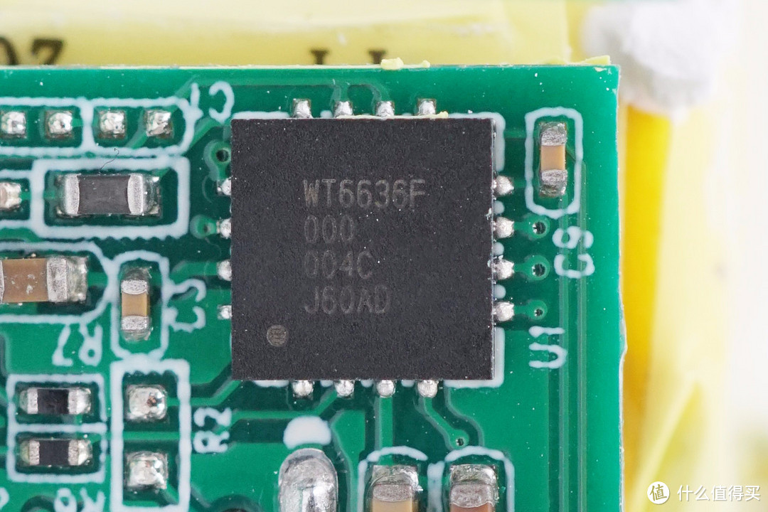 拆解报告：llano绿巨能65W USB PD快充氮化镓充电器