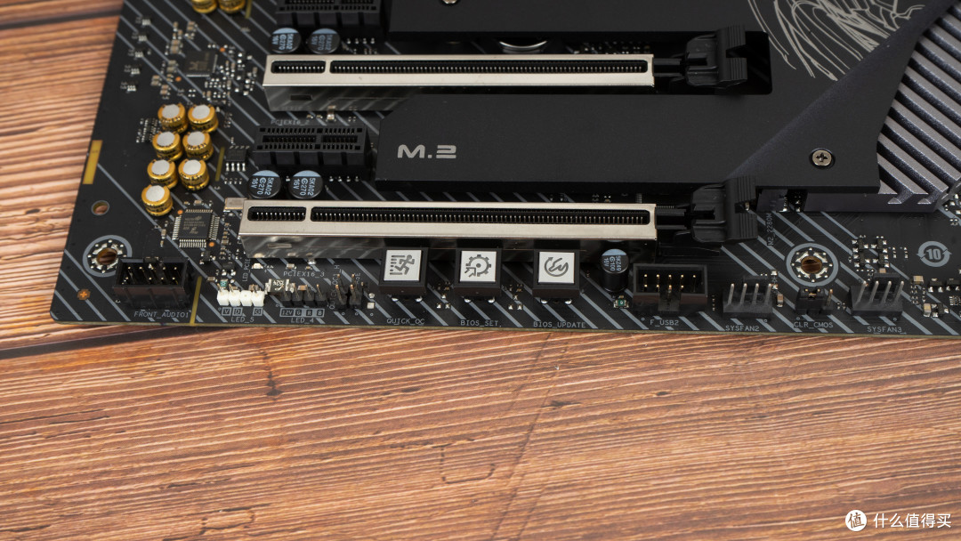 iGame Z490 Vulcan X主板新BIOS体验,附i7-10700K风冷超频和降压测试