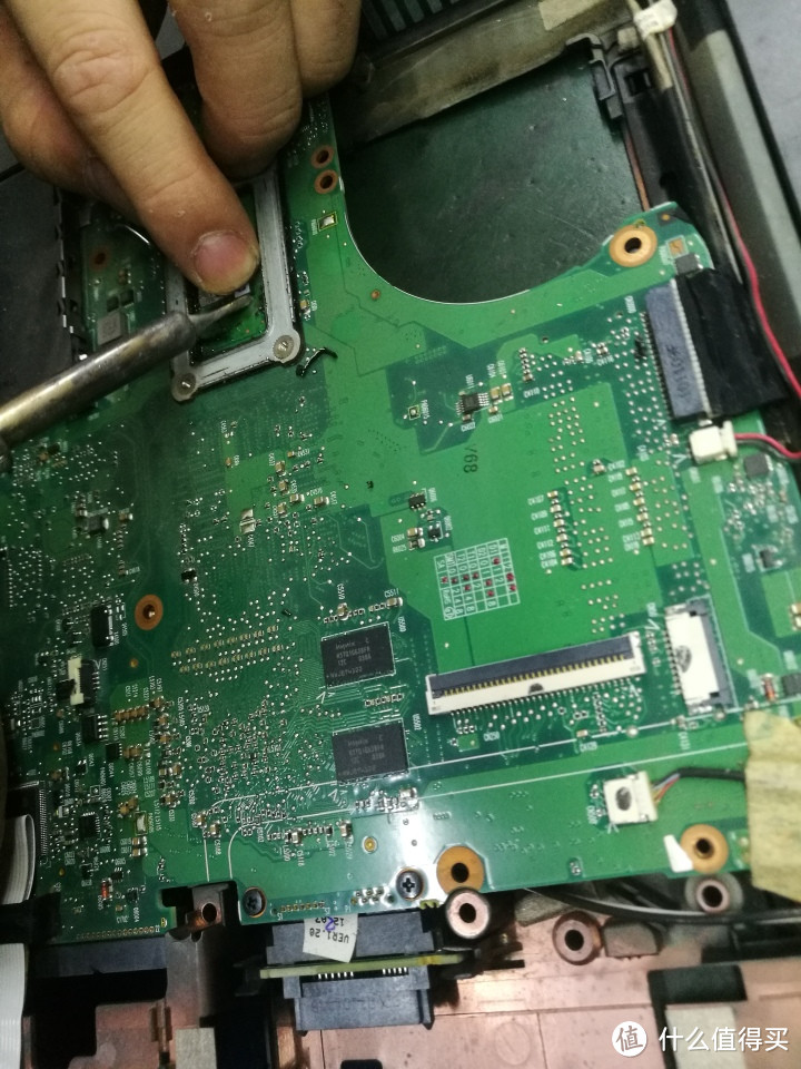 笔记本NEC大电容维修教程（解决CPU电压不稳，开机进系统掉电问题）
