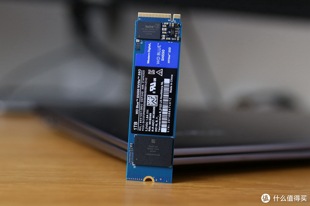 笔记本容量升级好搭配——WD BLUE SN550 1TB，让MagicBook飞的更快些！