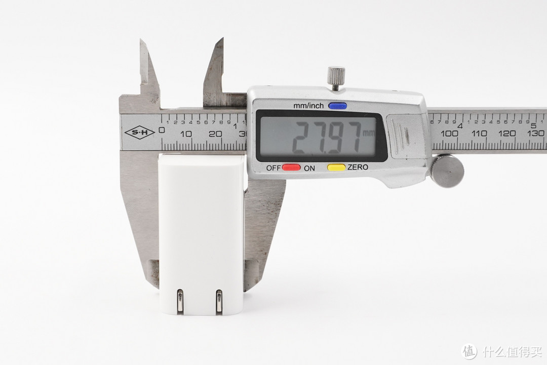 升级10V 5A快充加入两组PPS，小米65W充电器疾速闪充版评测（AD651P）     