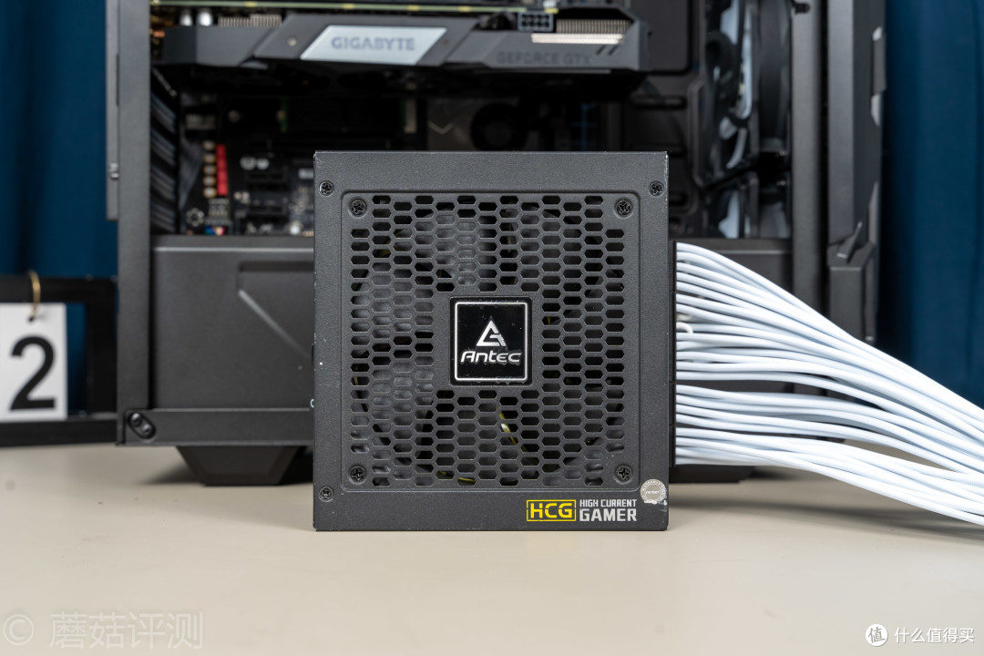 外观精致，性能强大、3700X+1660Super的高U低显装机 体验