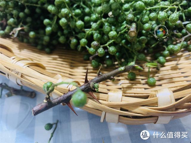 重庆人离不开的味道：新鲜青花椒，淋上一锅热油，“麻”就诞生了