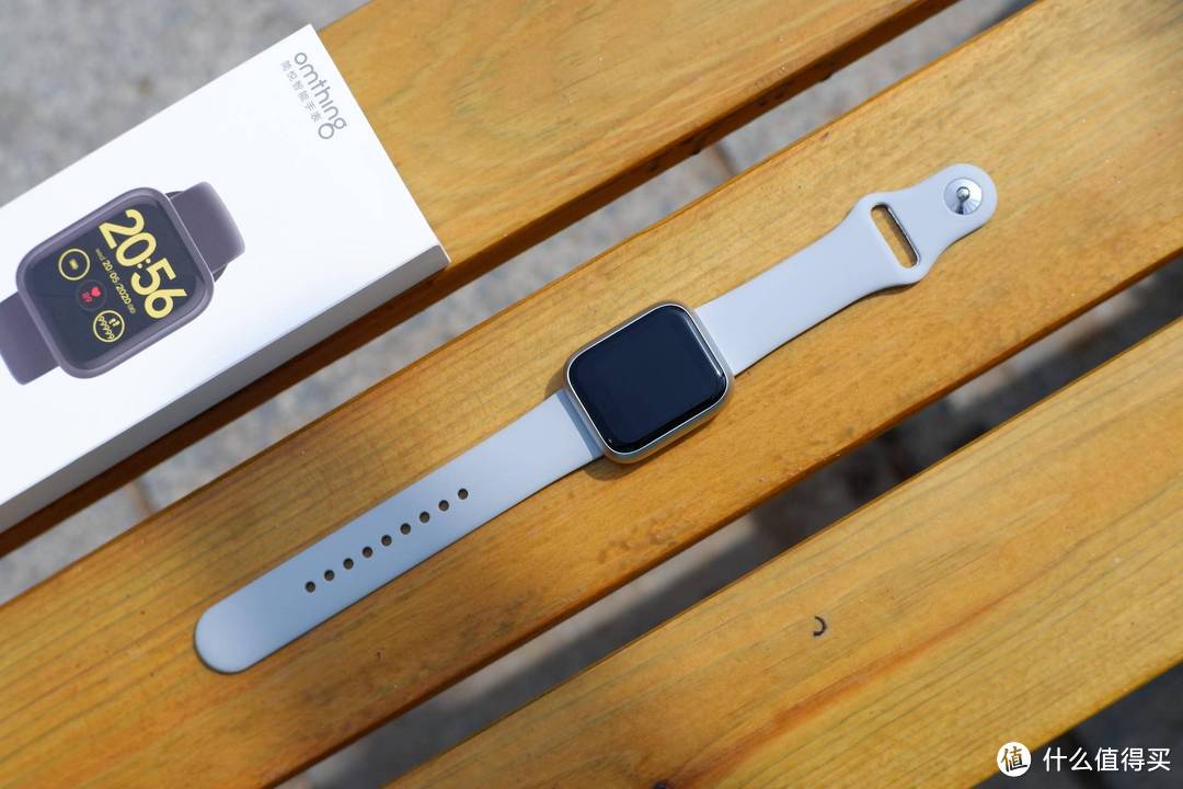 国产智能手表撞脸苹果，售价却只要139元，小米手环压力山大