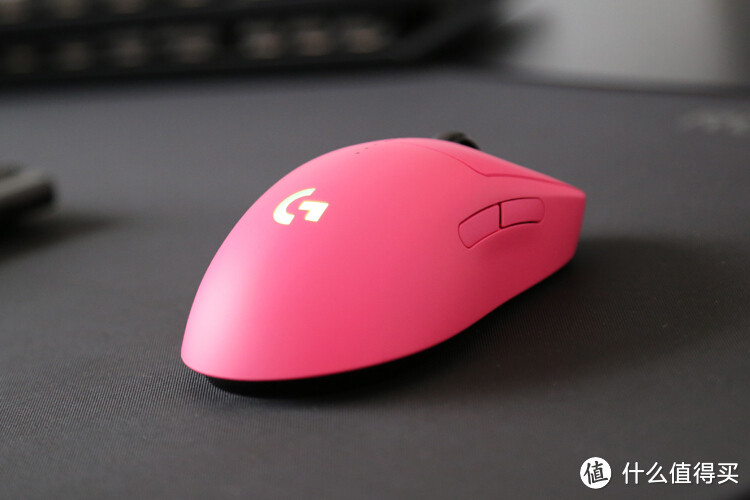 猛男最爱:罗技粉屁王gpw无线游戏鼠标开箱g pro wireless pixel