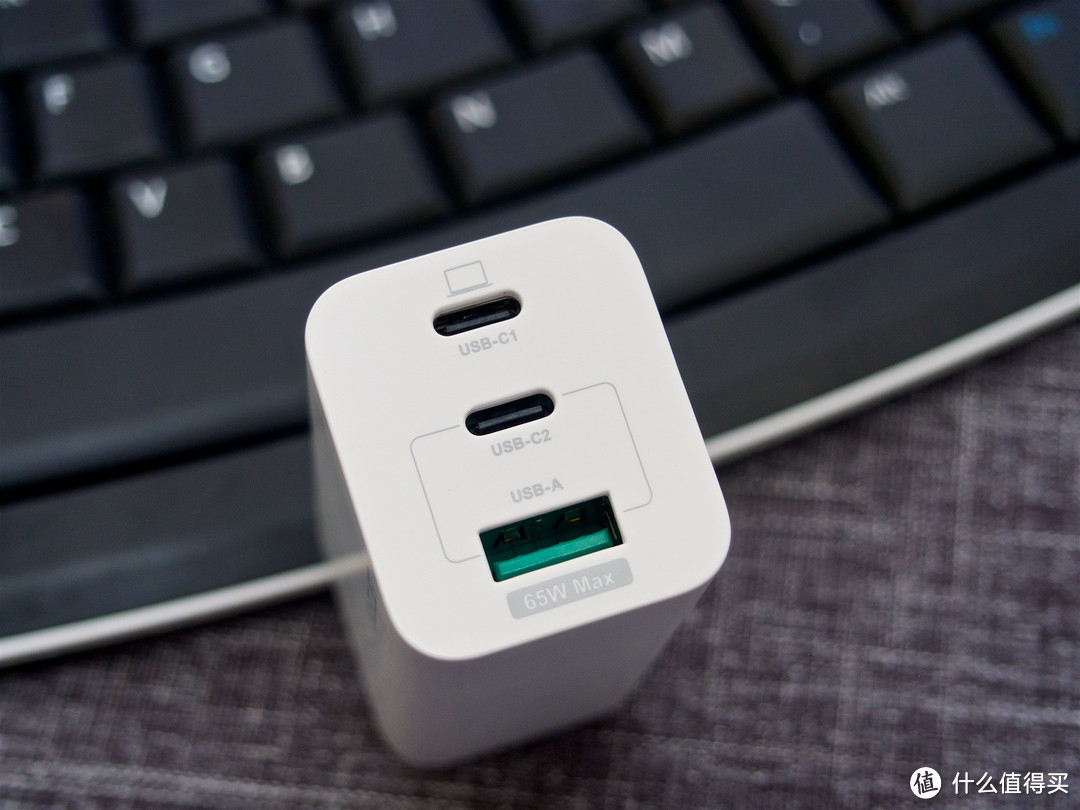 功率密度0.75+!ELECJET电友 65W三口快充测评