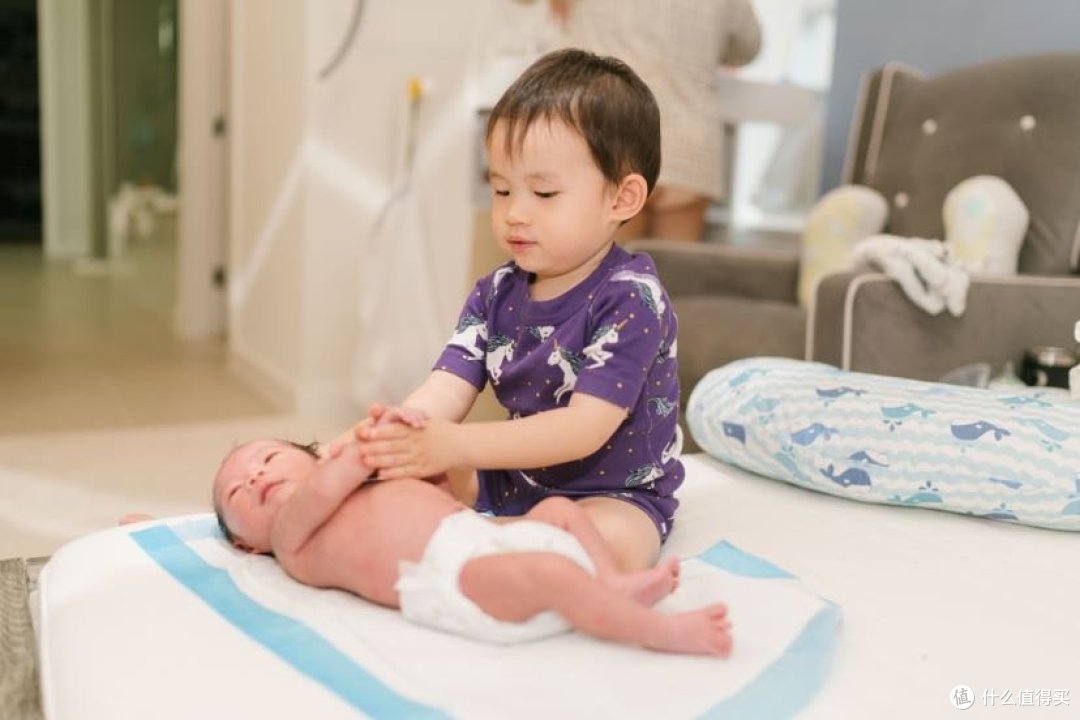 学妈妈给弟弟抹油