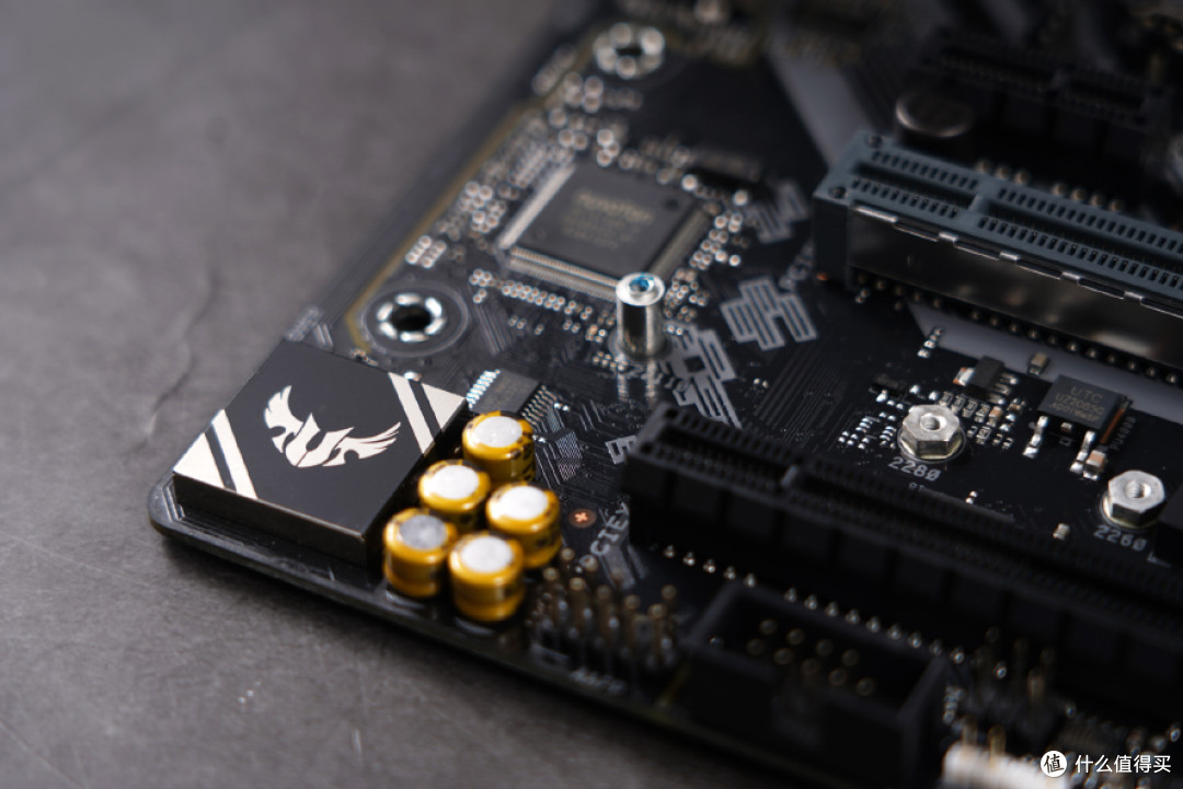 华硕TUF GAMING B550M-PLUS (WI-FI)主板评测：就是3950X也能扳扳手腕
