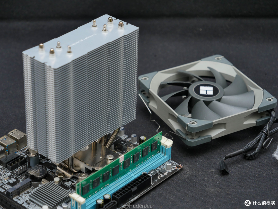 捡垃圾i3 9100f+RX470 装机,仅需1500就能玩3A!