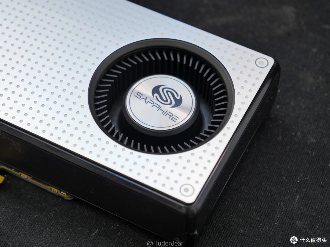 捡垃圾i3 9100f+RX470 装机,仅需1500就能玩3A!