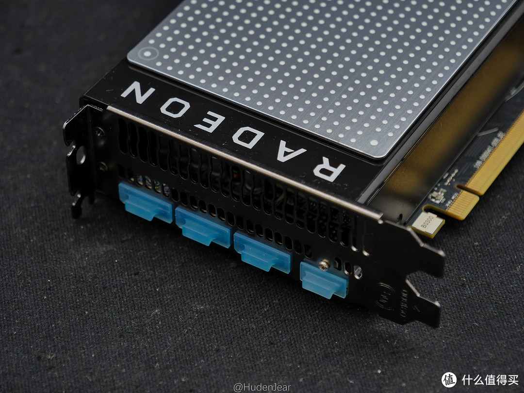 捡垃圾i3 9100f+RX470 装机,仅需1500就能玩3A!