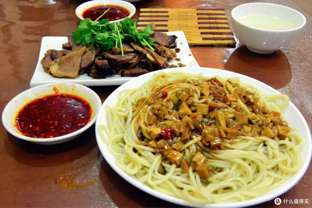 周末去趟敦煌看莫高窟啊——东航周末随心飞目的地攻略