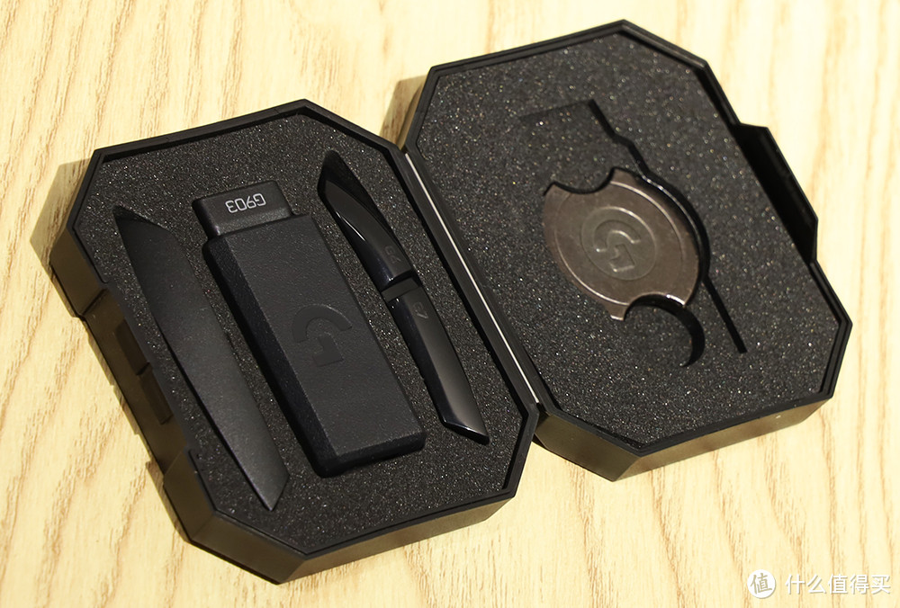 罗技G903 无线游戏鼠标 配件盒